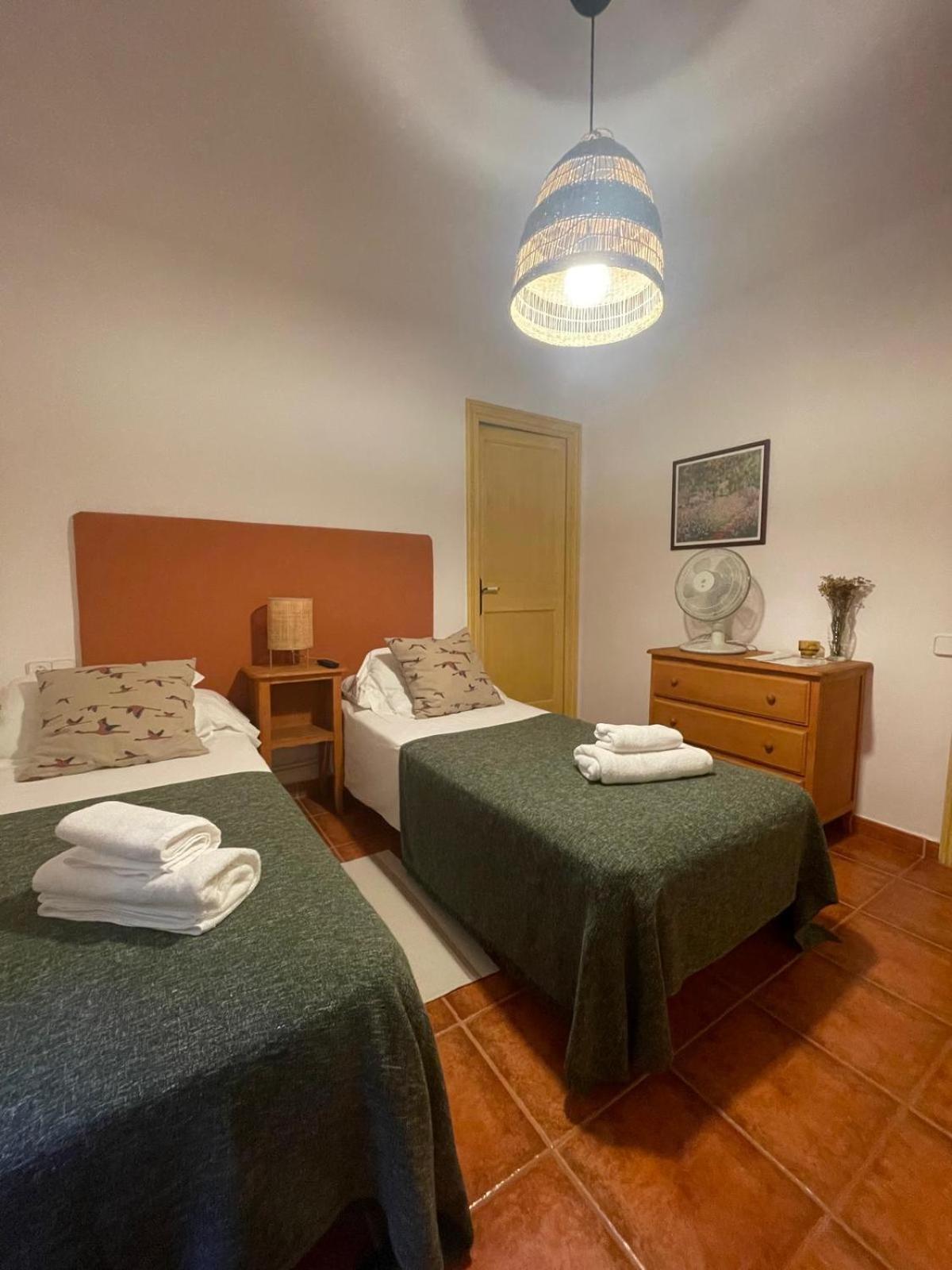 Hostal L'Ou De Reig มอนต์เซนีย์ ภายนอก รูปภาพ