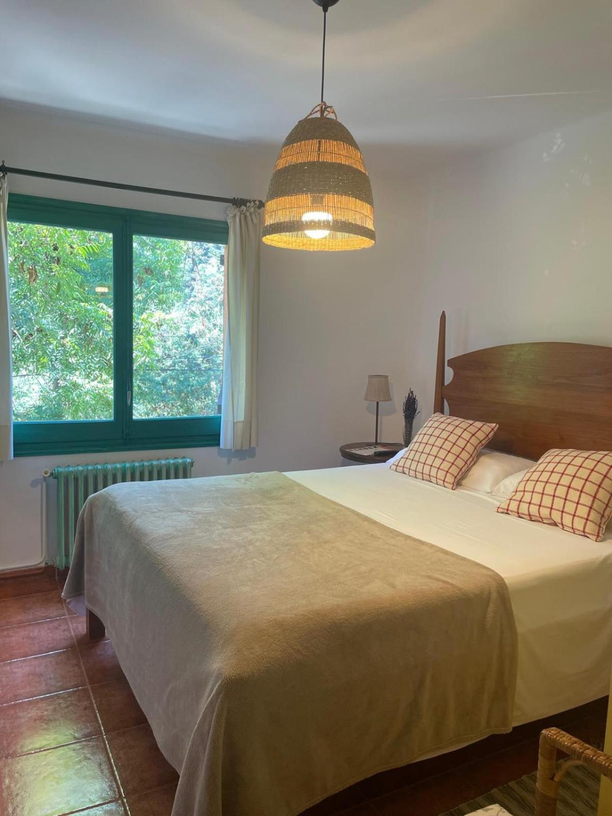 Hostal L'Ou De Reig มอนต์เซนีย์ ภายนอก รูปภาพ