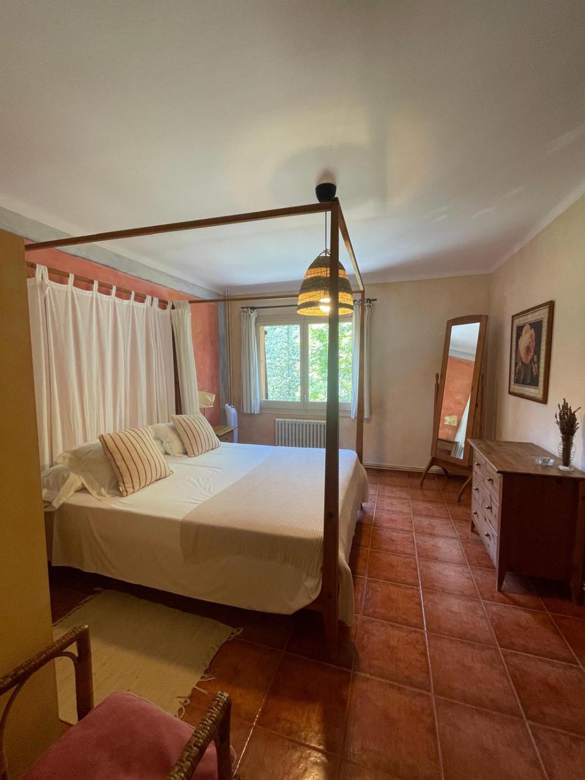 Hostal L'Ou De Reig มอนต์เซนีย์ ภายนอก รูปภาพ