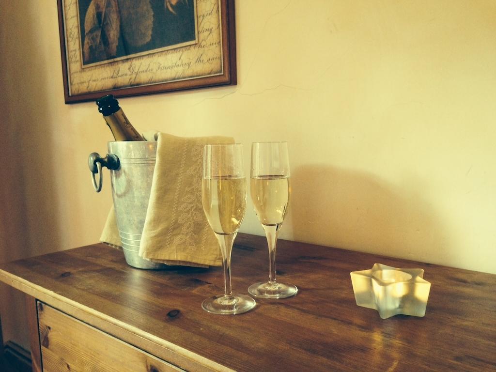 Hostal L'Ou De Reig มอนต์เซนีย์ ภายนอก รูปภาพ