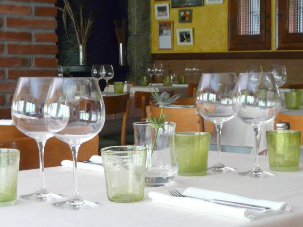 Hostal L'Ou De Reig มอนต์เซนีย์ ภายนอก รูปภาพ