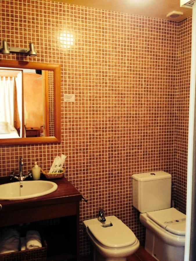 Hostal L'Ou De Reig มอนต์เซนีย์ ภายนอก รูปภาพ